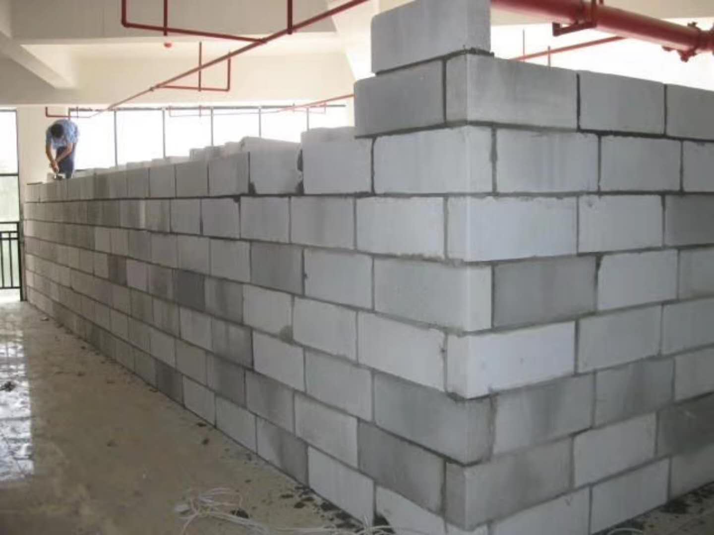 黄渤蒸压加气混凝土砌块承重墙静力和抗震性能的研究